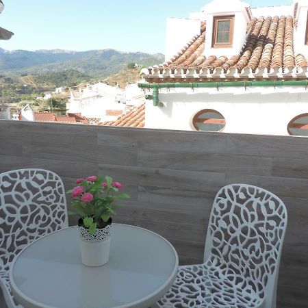 Casa Las Tres Conchas Yunquera ภายนอก รูปภาพ