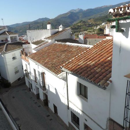 Casa Las Tres Conchas Yunquera ภายนอก รูปภาพ