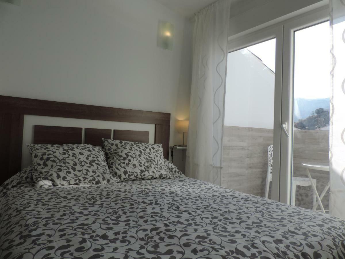 Casa Las Tres Conchas Yunquera ภายนอก รูปภาพ