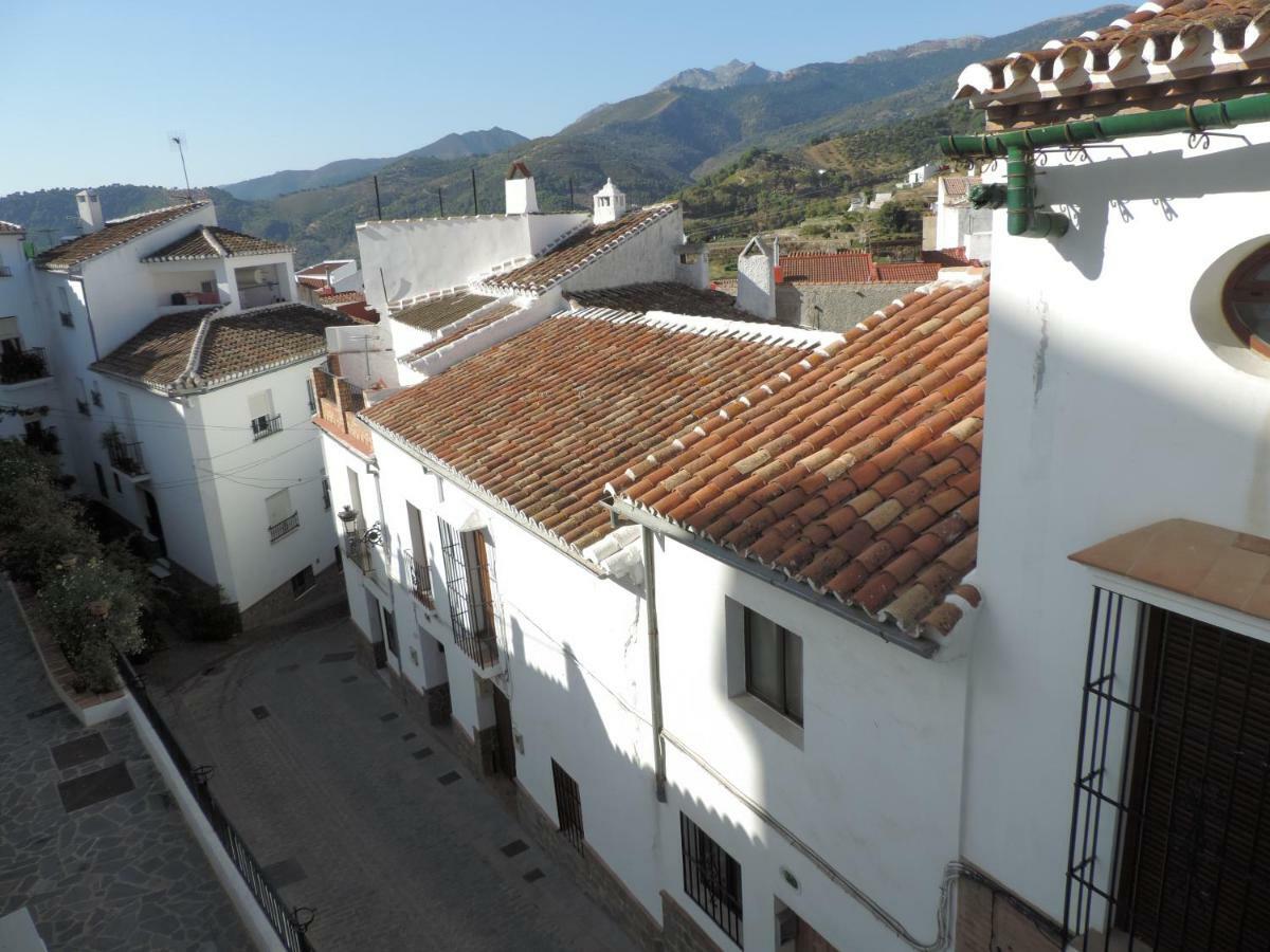 Casa Las Tres Conchas Yunquera ภายนอก รูปภาพ
