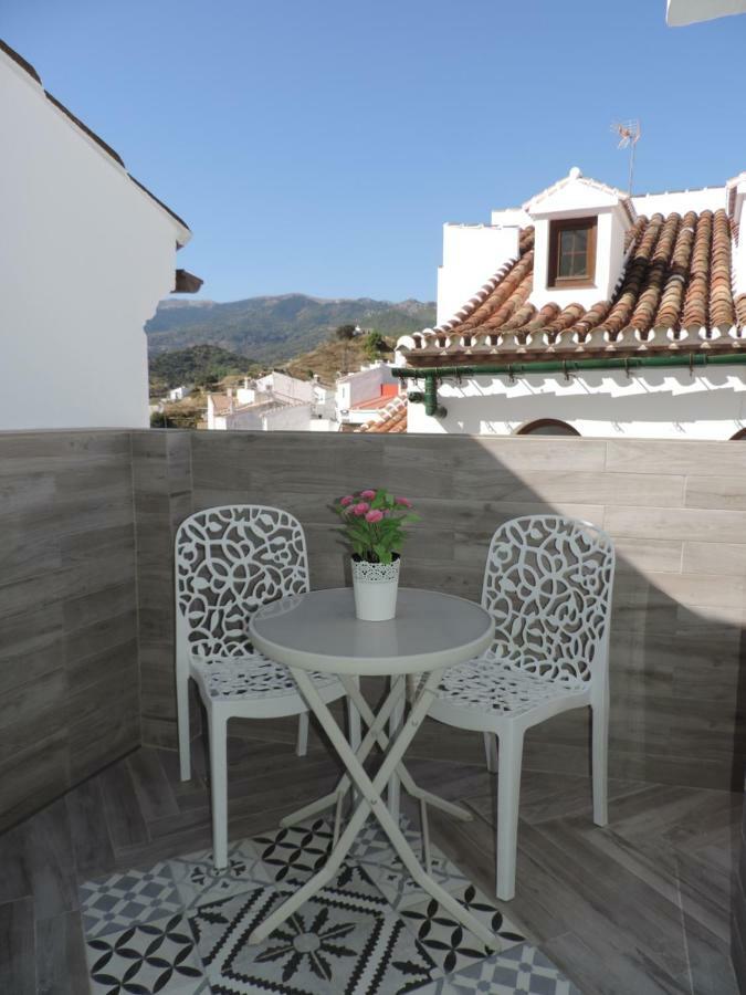 Casa Las Tres Conchas Yunquera ภายนอก รูปภาพ